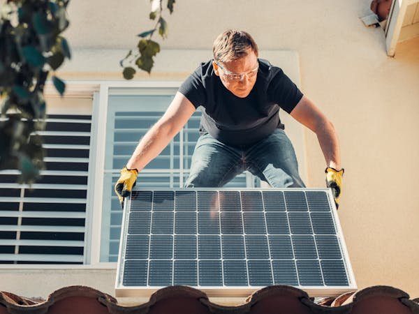 Rénovation énergétique : faites le choix des panneaux solaires